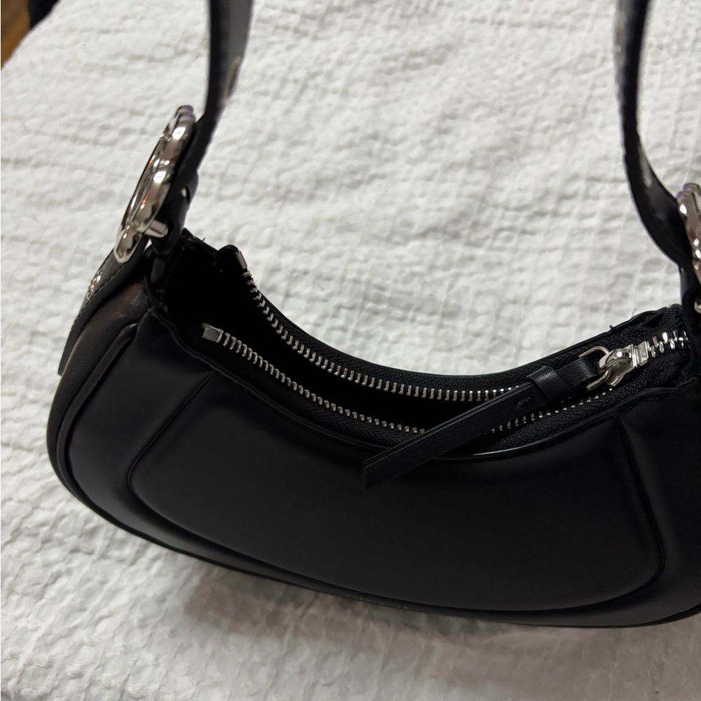 Charles & Keith shoulder bag - Picture 5 of 7